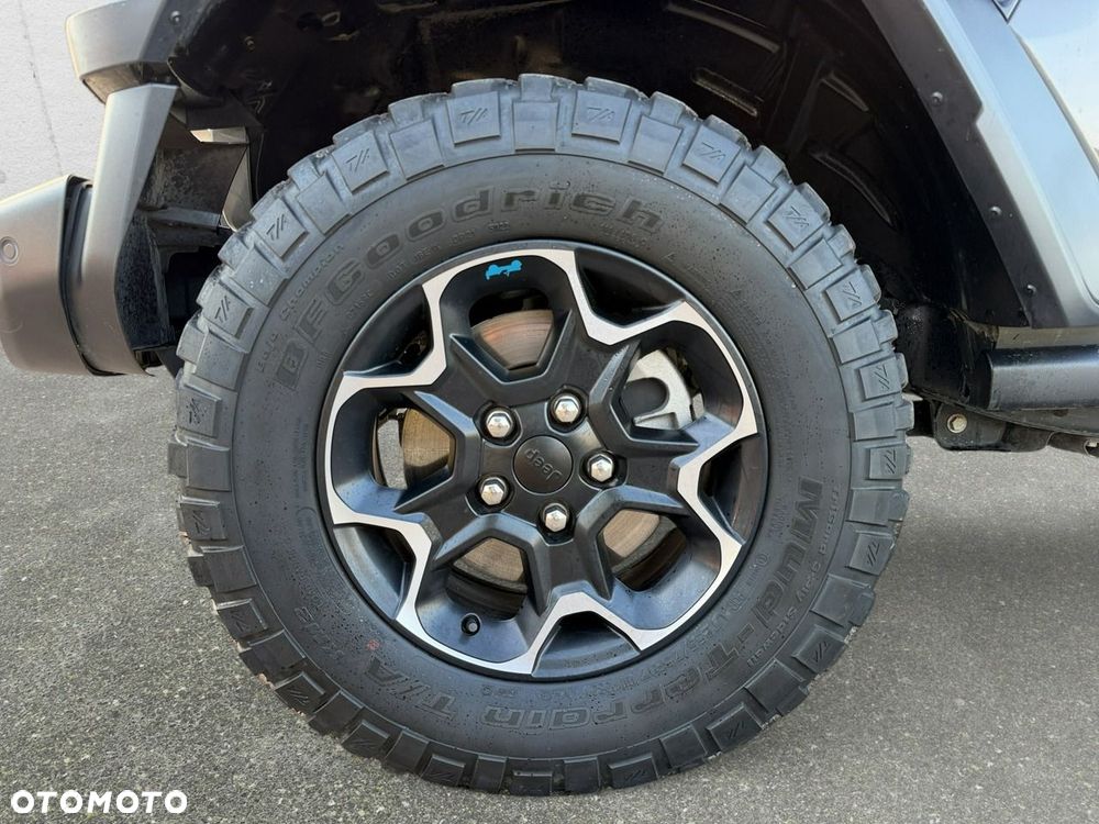 Jeep Wrangler - 9