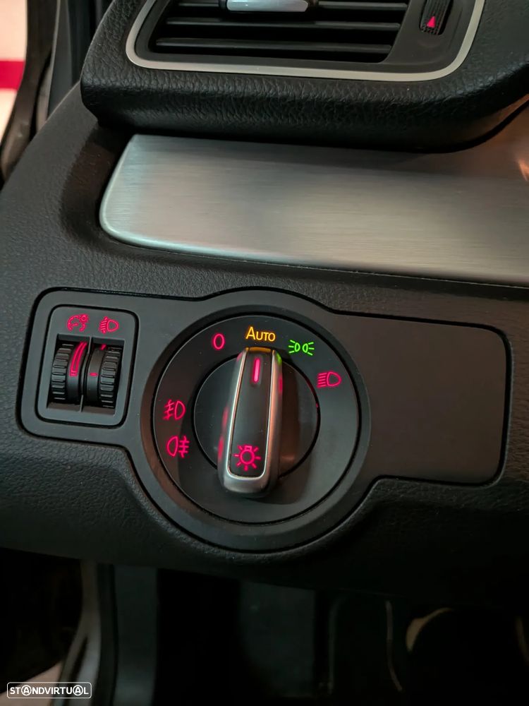 VW Passat Variant 1.6 TDI BlueMotion Comfortline - 25