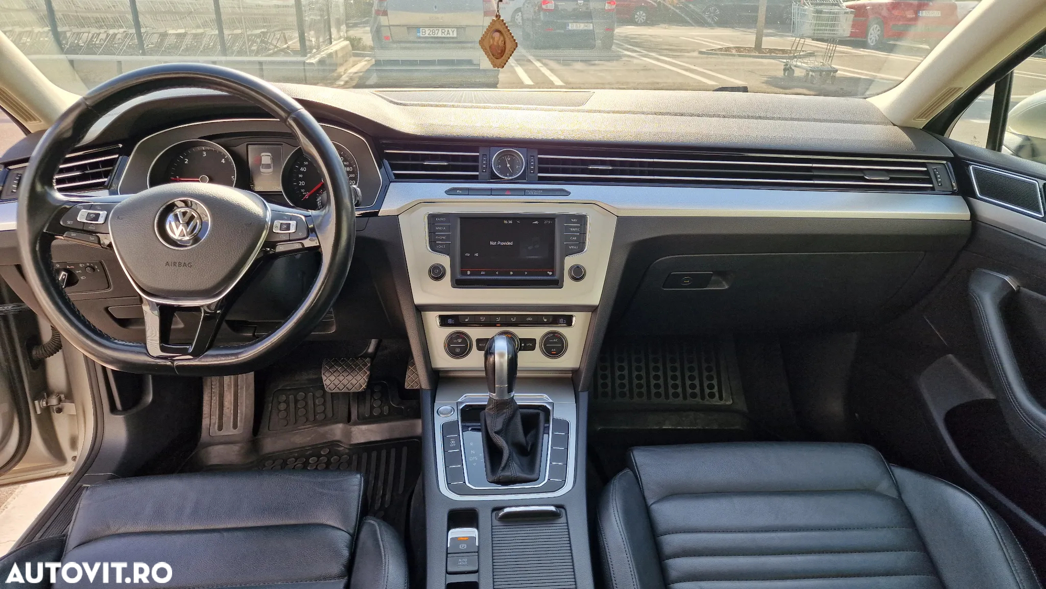 Volkswagen Passat - 13