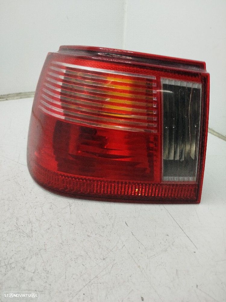 Farolim Stop Esq Seat Ibiza Ii (6K1) - 1