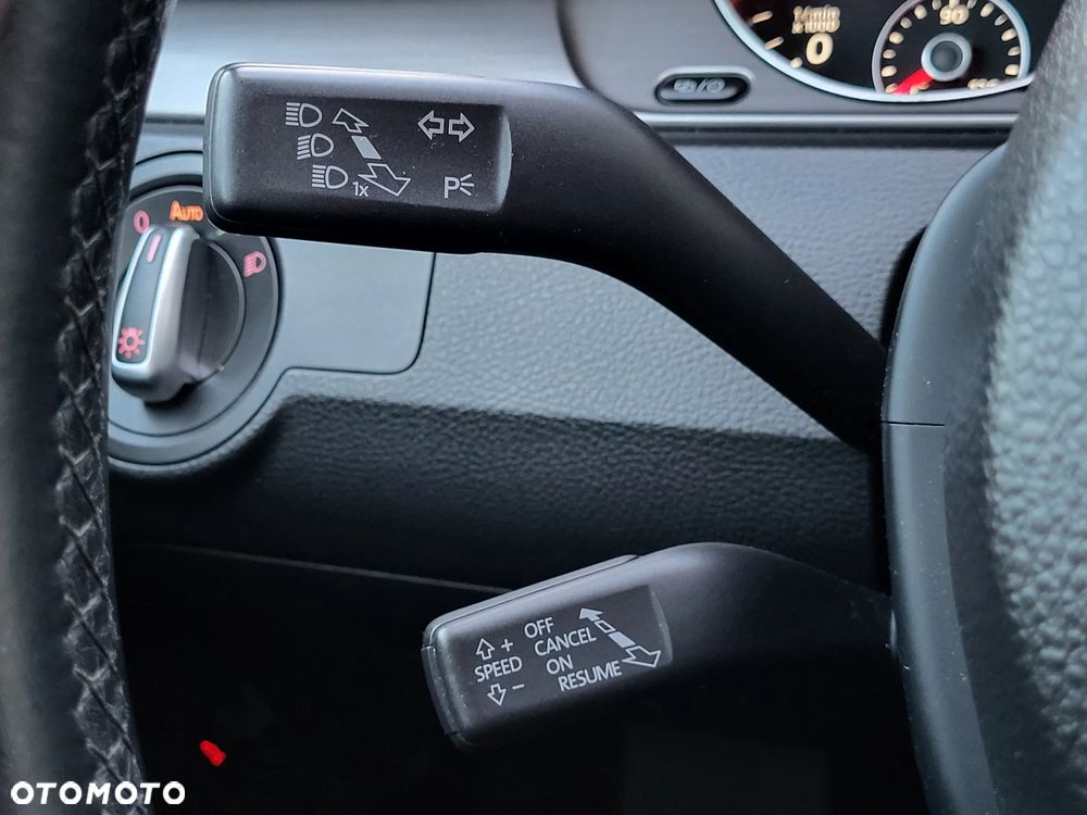 Volkswagen Passat - 10