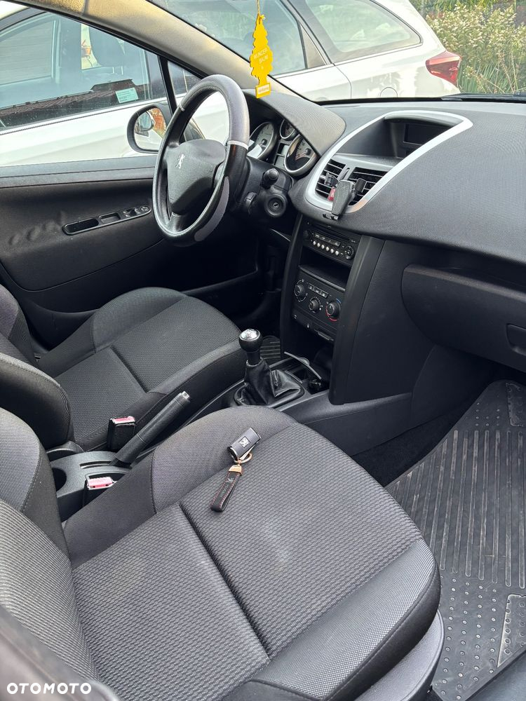 Peugeot 207 - 9
