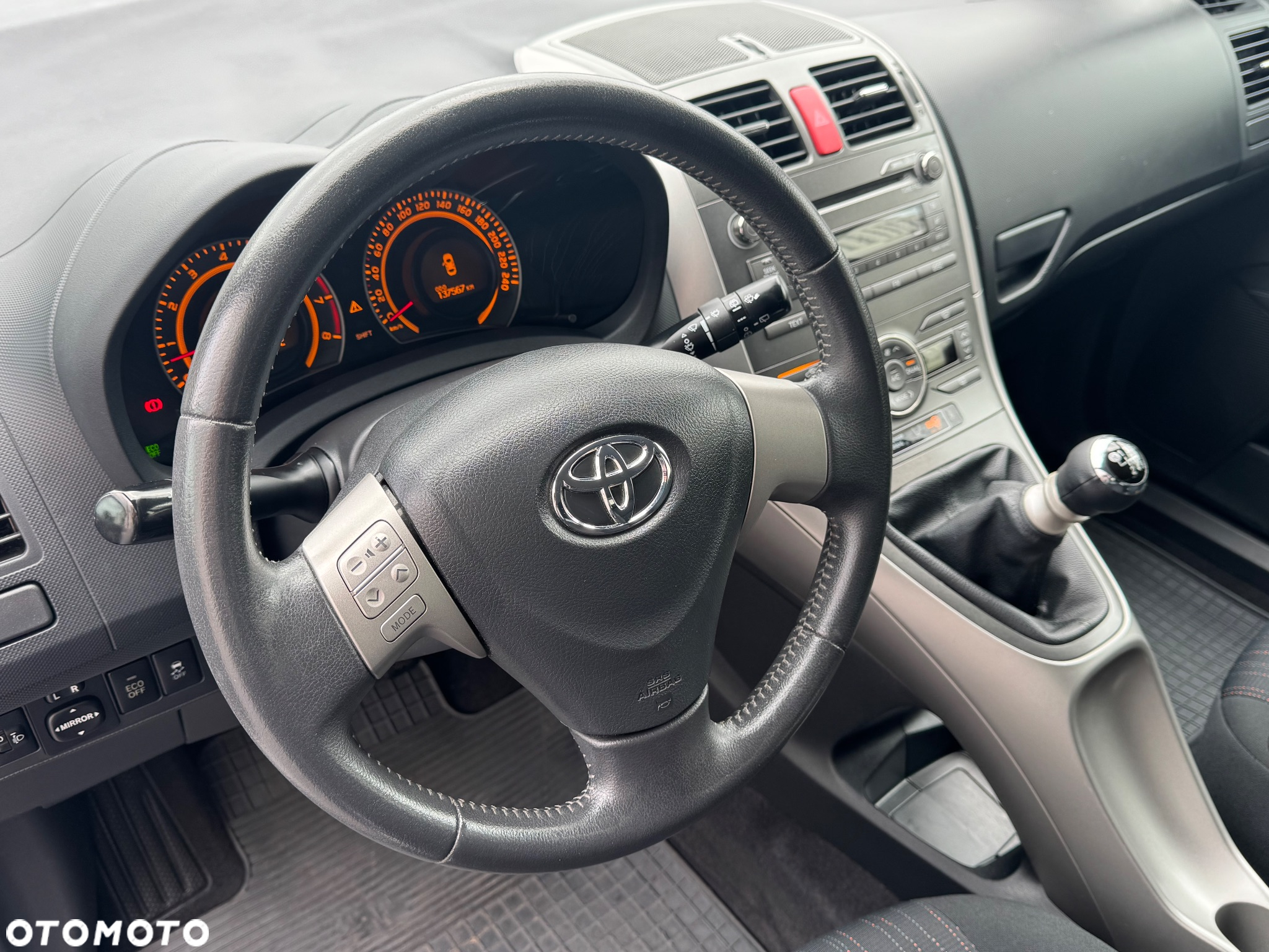 Toyota Auris 1.33 VVT-i Premium - 26