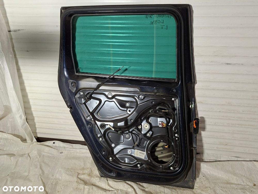 VW PASSAT B7 3AA kombi drzwi lewe przód tył przednie tylnie czarny LC9X - 28