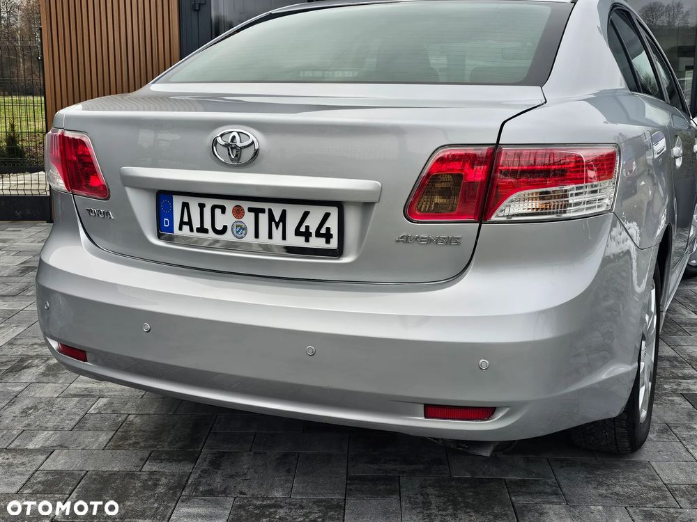 Toyota Avensis 1.8 Comfort - 33