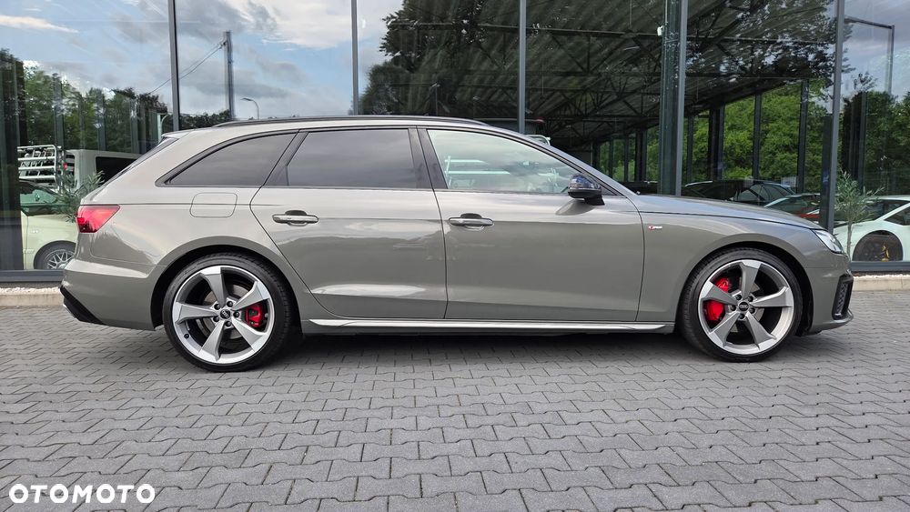 Audi A4 Avant 40 TDI quattro S tronic S line - 39