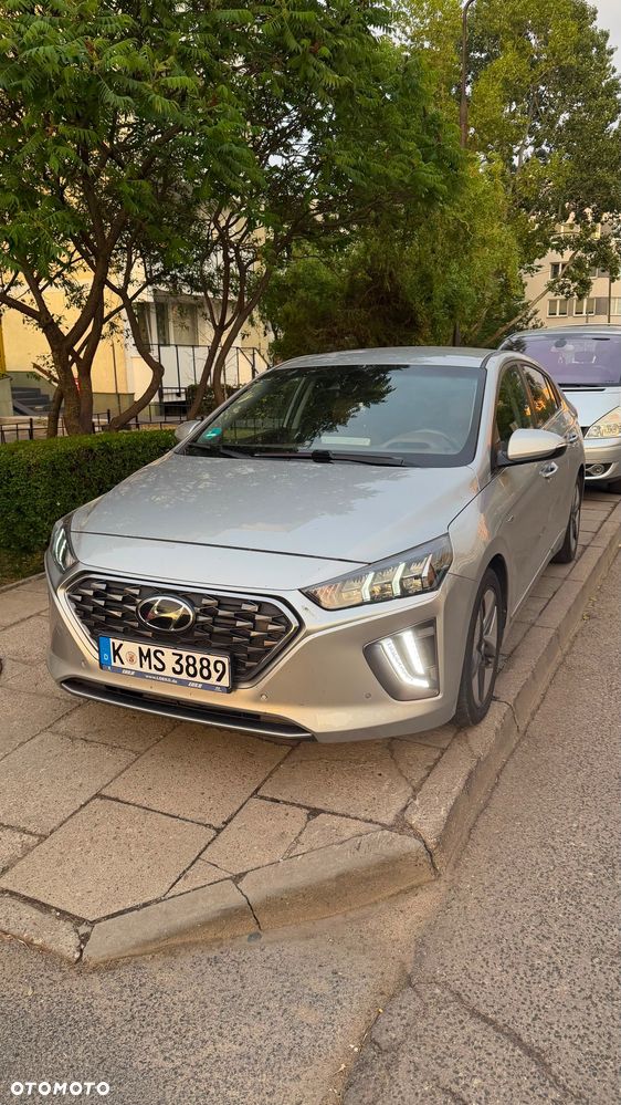 Hyundai IONIQ Hybrid Platinum - 1