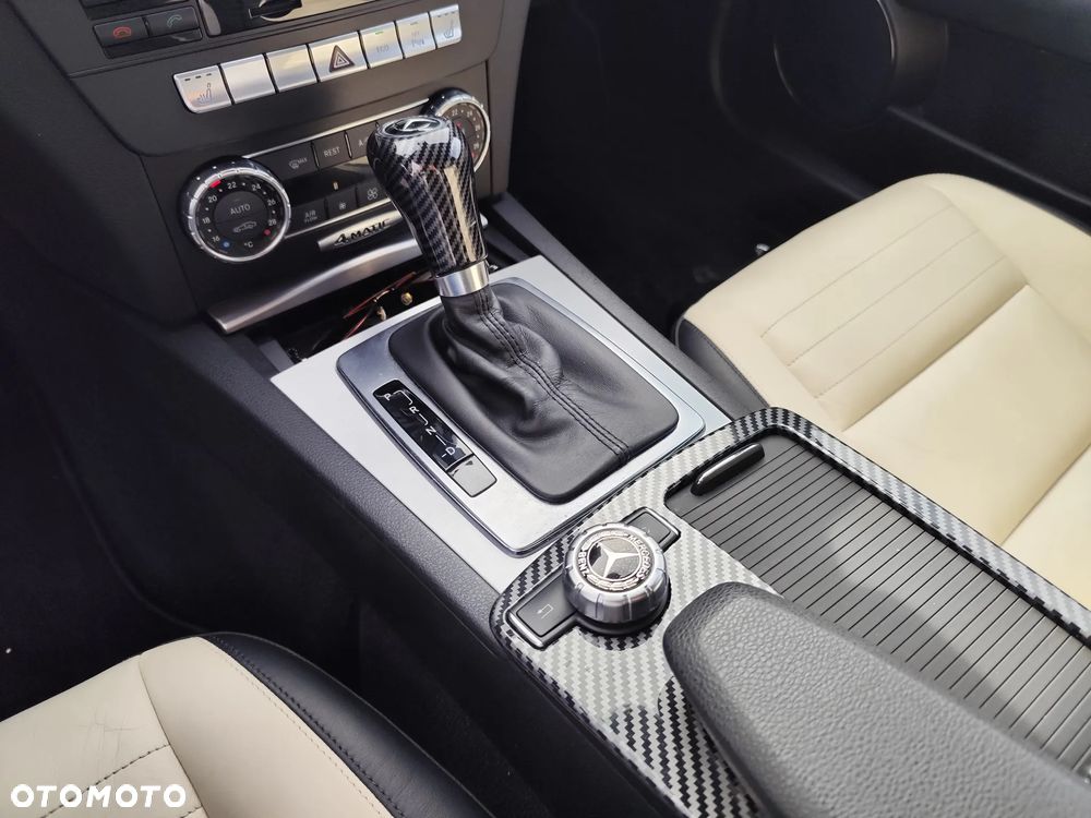 Mercedes-Benz Klasa C 350 BlueEff Avantgarde - 31