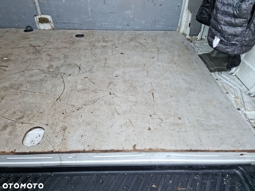 Mercedes-Benz Sprinter - 18