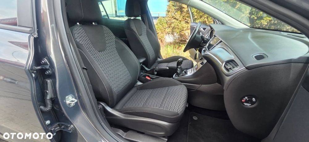 Opel Astra 1.6 D Start/Stop Dynamic - 36