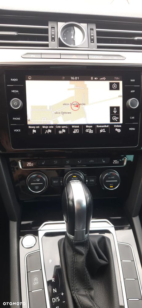Volkswagen Passat - 16