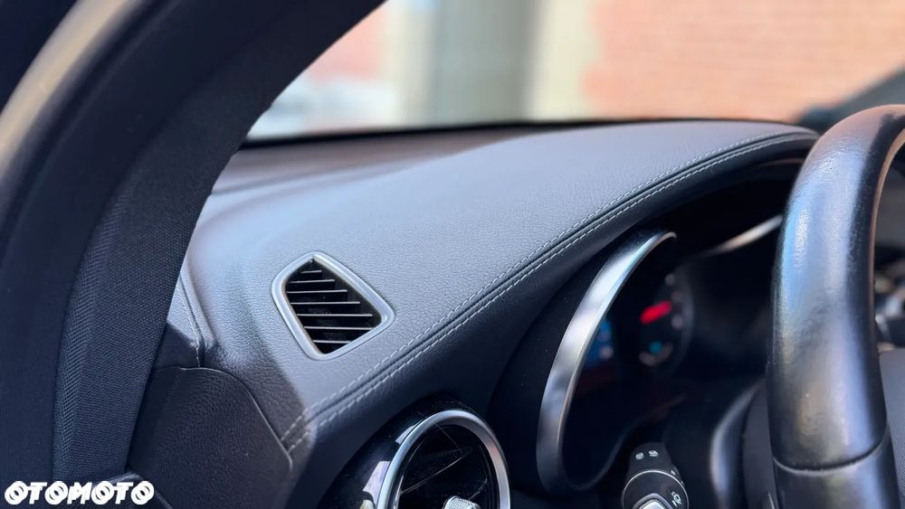 Mercedes-Benz GLC - 26