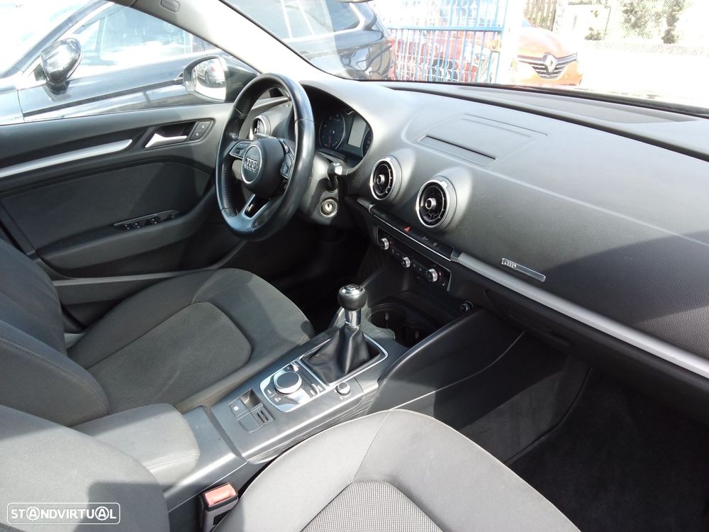 Audi A3 Sportback 1.6 TDI Design - 22