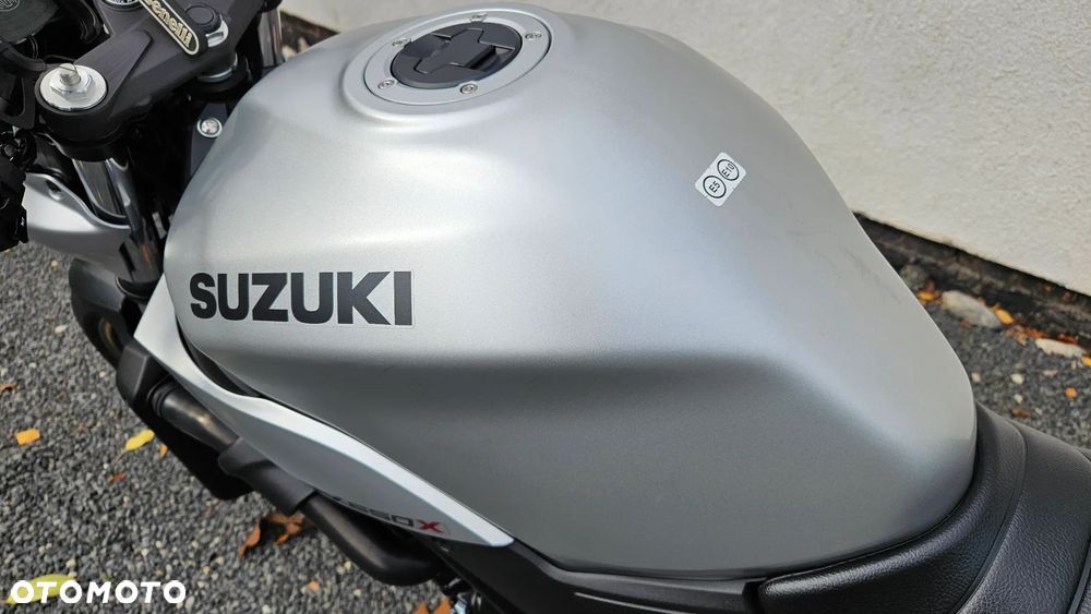 Suzuki SV - 4