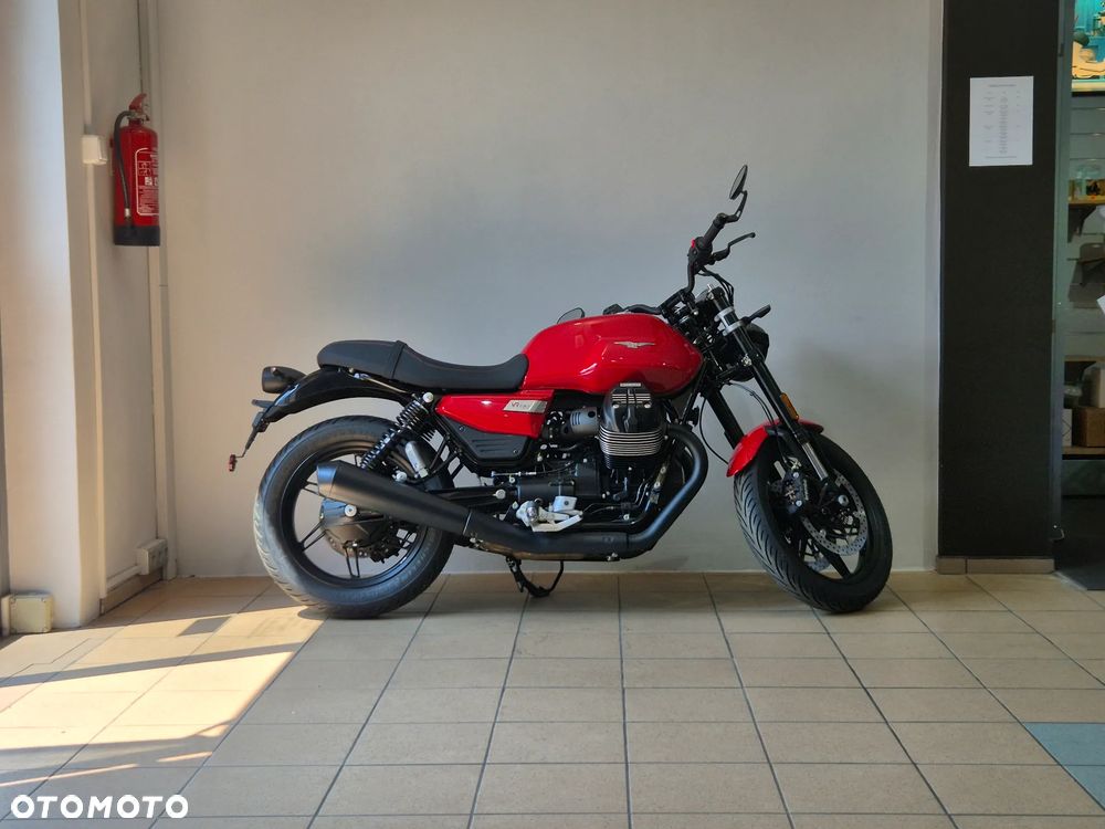 Moto Guzzi V7 - 6