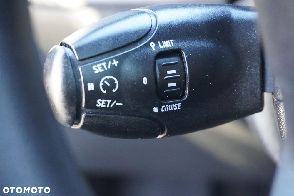 Peugeot 208 1.2 PureTech Allure - 31