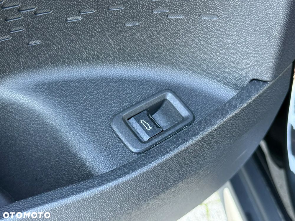 MINI Countryman E 66.5kWh Linia Favoured - 24