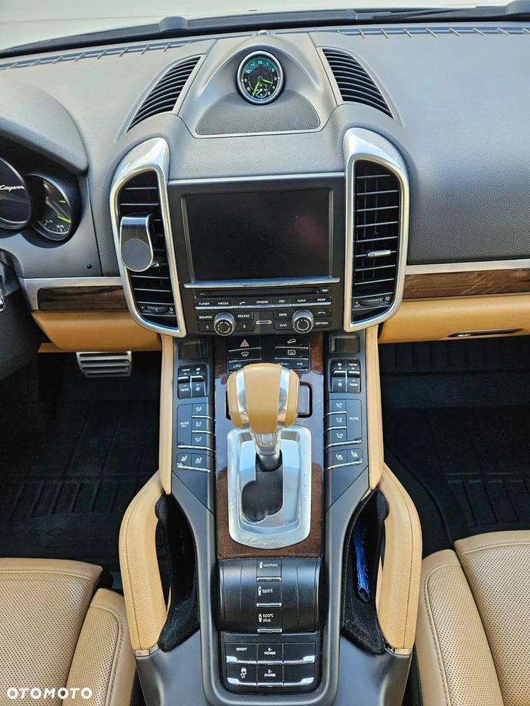 Porsche Cayenne - 10