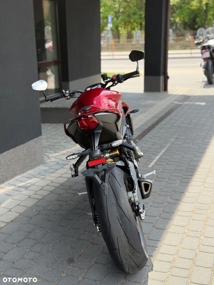 Triumph Street Triple - 7