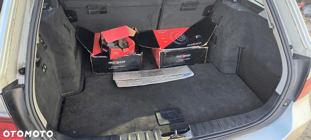 BMW Seria 3 318d - 11