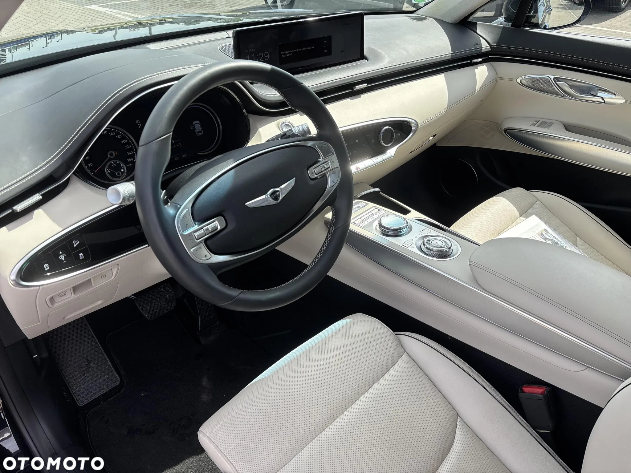 Genesis GV70 2.5T AWD AT8 Luxury Line - 9