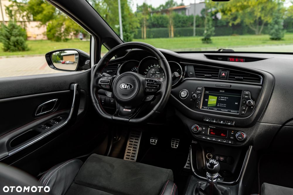 Kia Ceed 1.6 T-GDI GT - 28