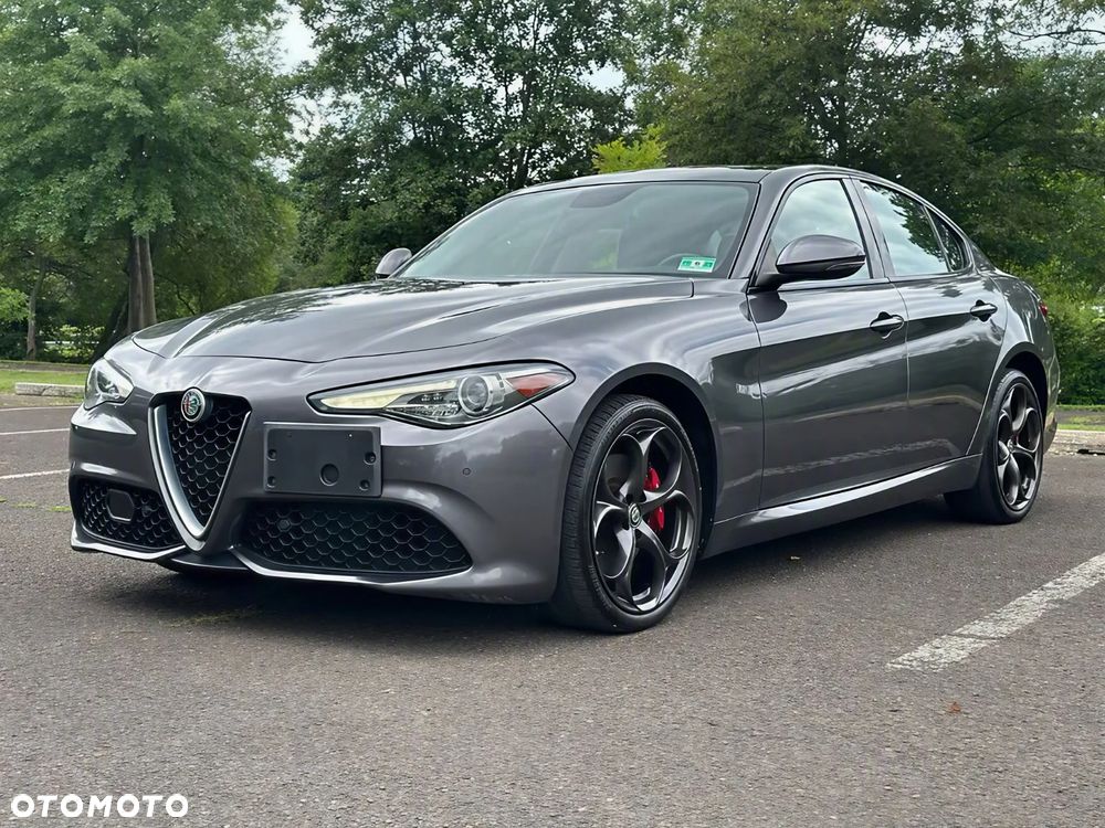 Alfa Romeo Giulia - 1
