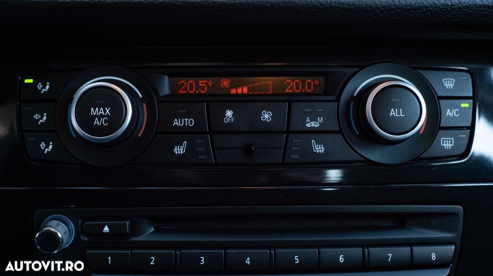 BMW X1 xDrive18d xLine - 11