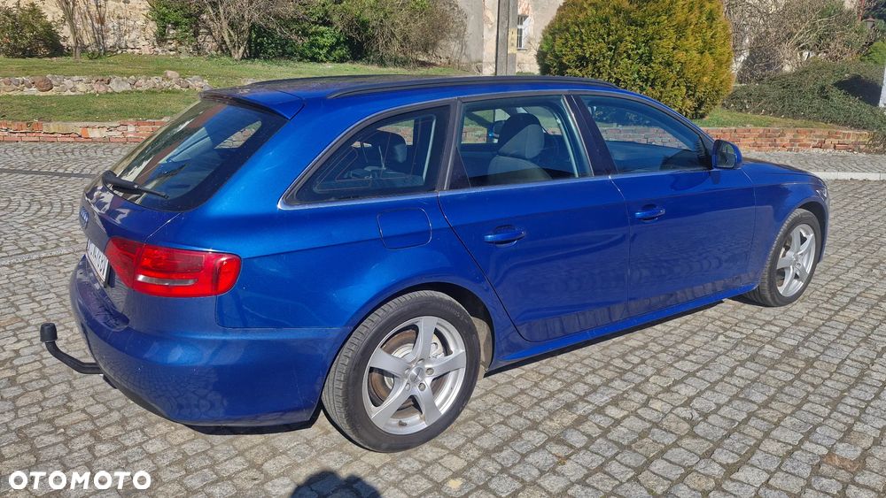 Audi A4 Avant 2.0 TDI DPF multitronic Ambiente - 4