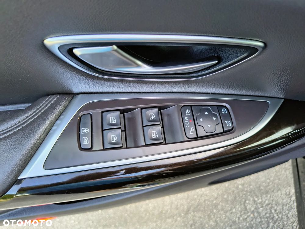 Renault Espace 1.6 dCi Energy Initiale Paris EDC 7os - 12