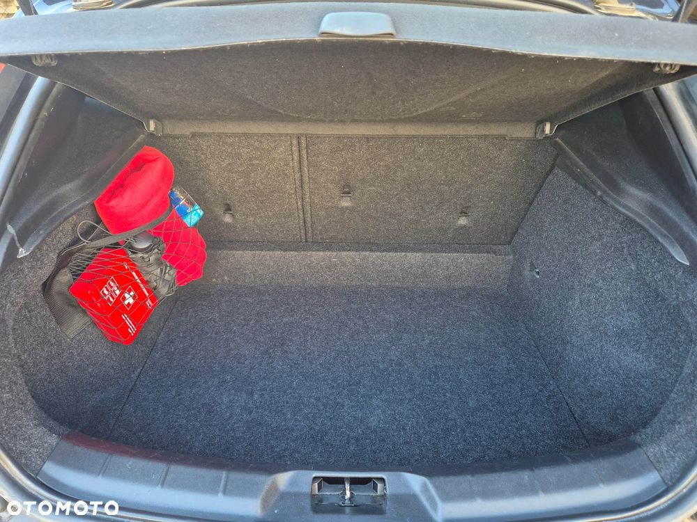 Volvo V40 D2 R Design - 21