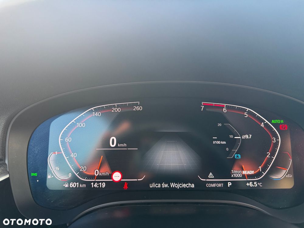 BMW Seria 5 530i xDrive GPF - 11