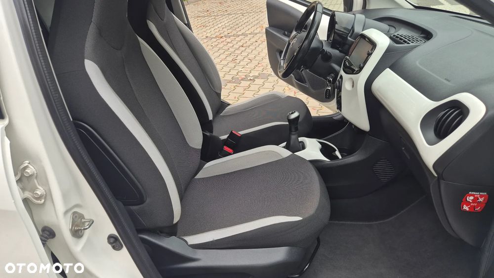Toyota Aygo x-play - 19