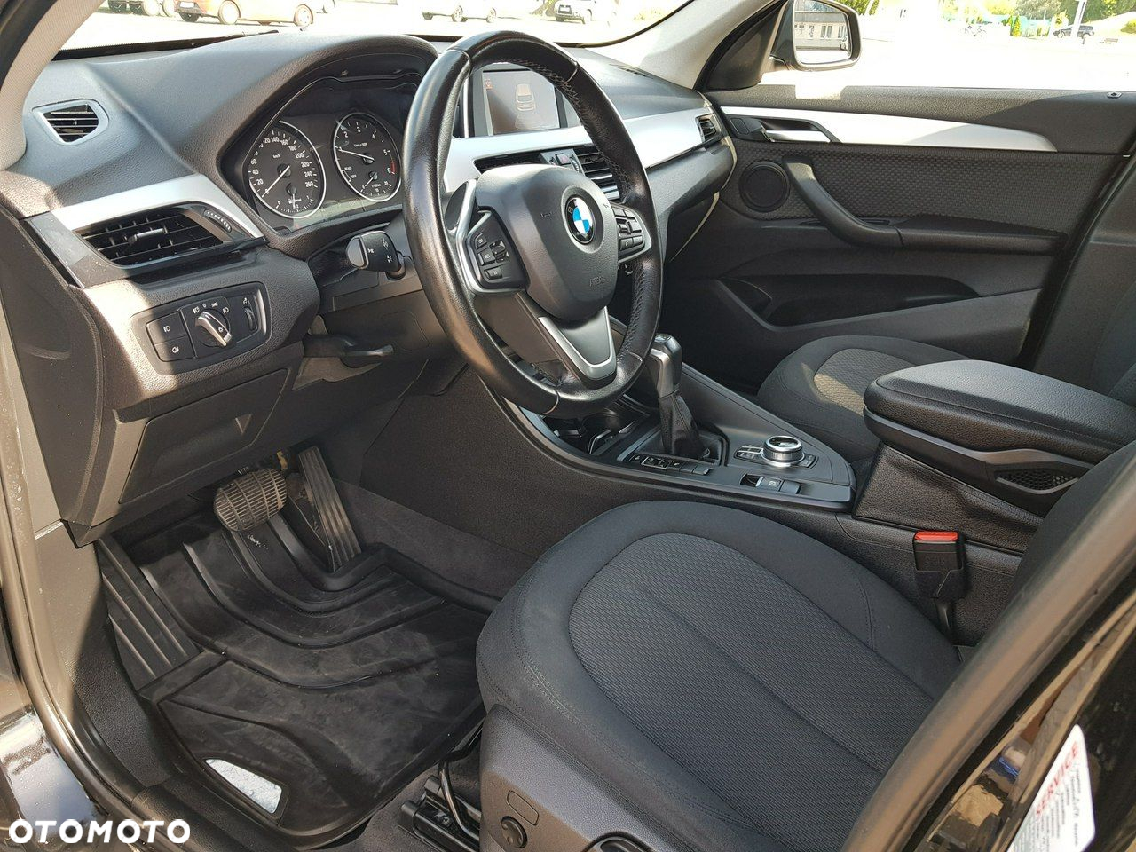 BMW X1 sDrive18d Business Edition - 10