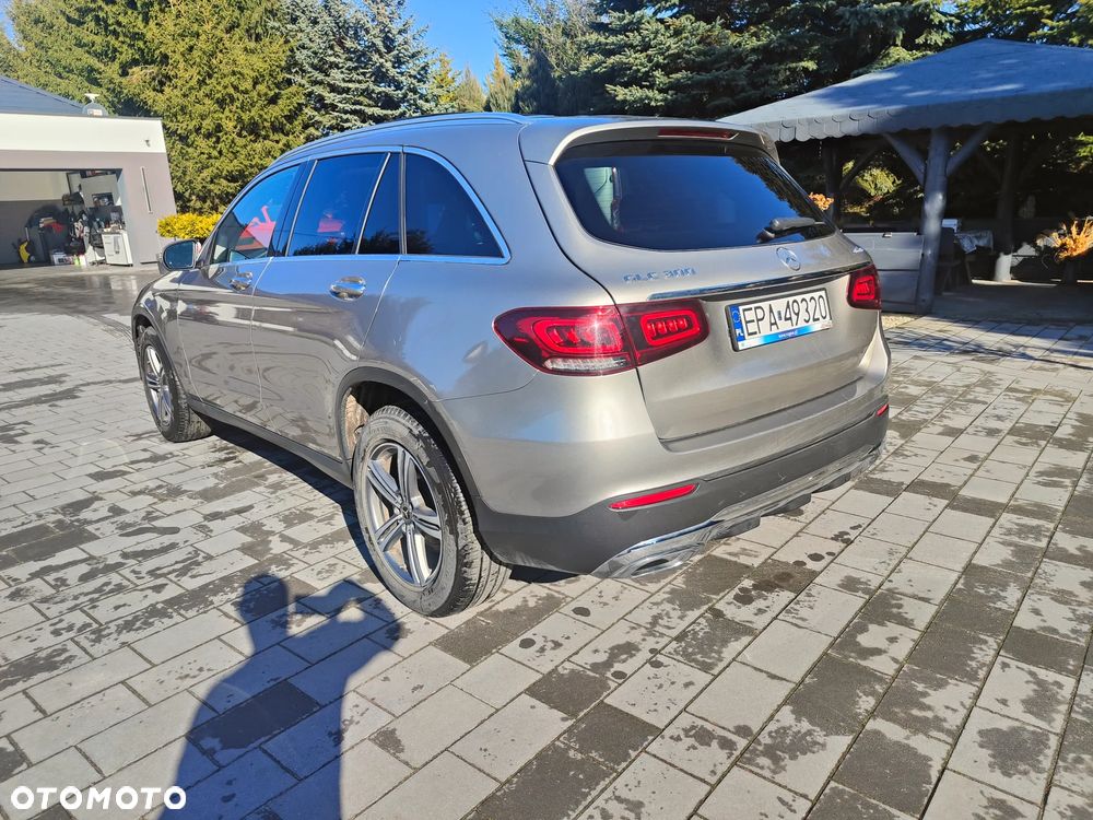 Mercedes-Benz GLC 300 4Matic 9G-TRONIC AMG Line - 7