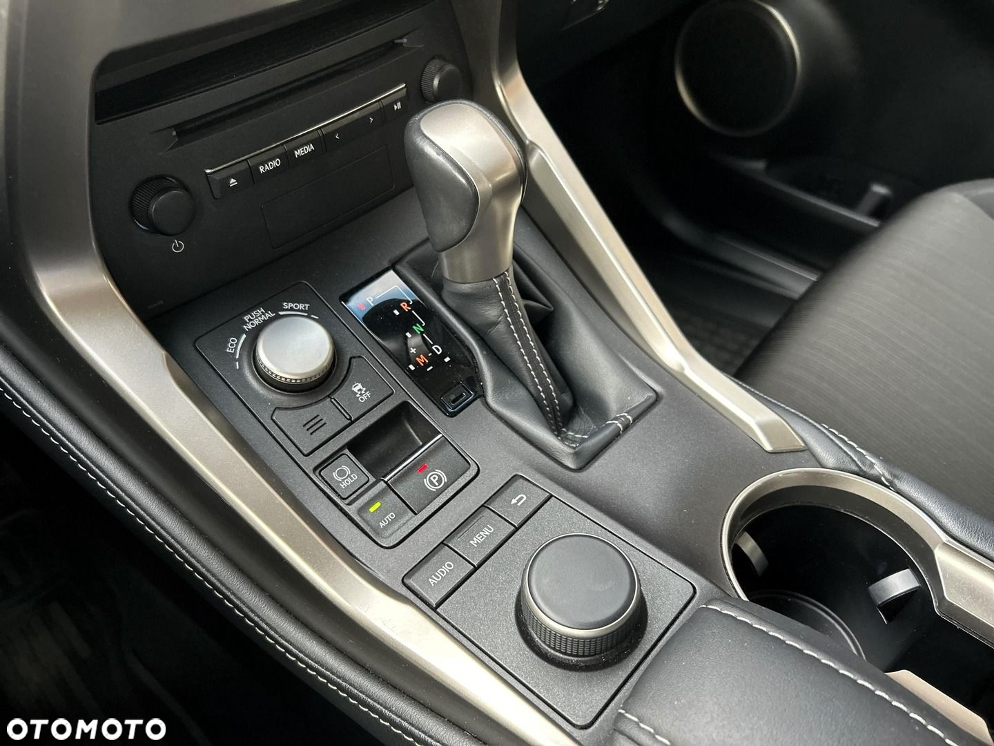 Lexus NX 200t Elite AWD - 19