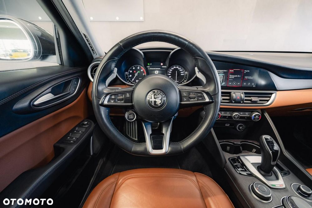 Alfa Romeo Giulia 2.0 Turbo Veloce Q4 - 12