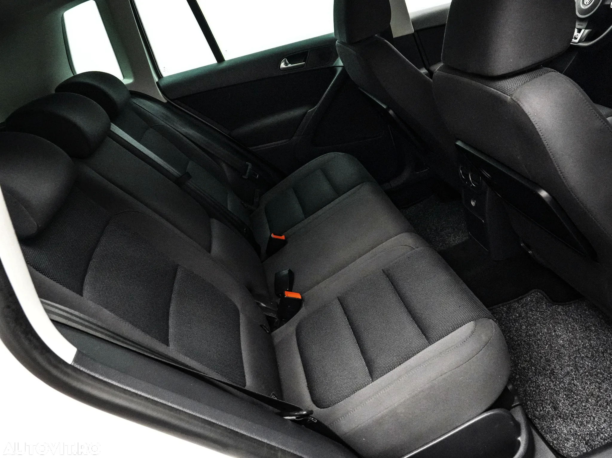 Volkswagen Tiguan - 16