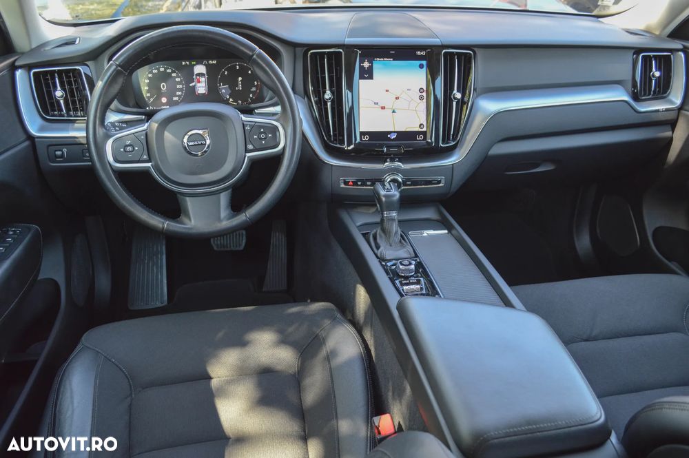 Volvo XC 60 D4 AWD Geartronic Momentum - 32