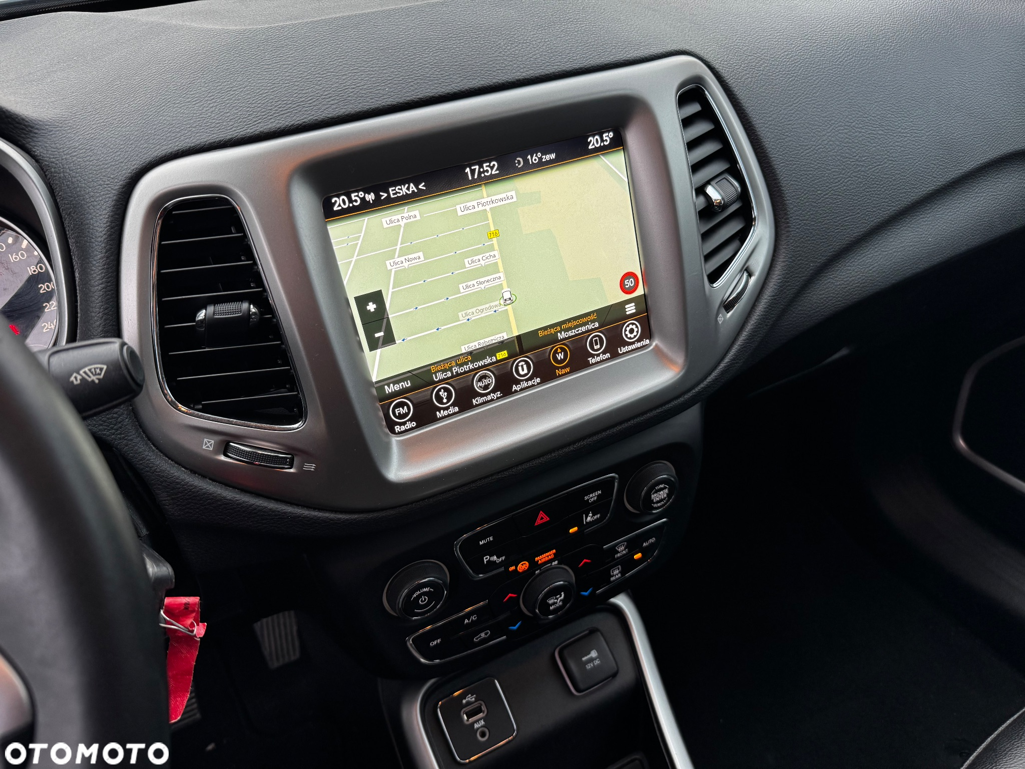 Jeep Compass 1.4 MultiAir Longitude - 29