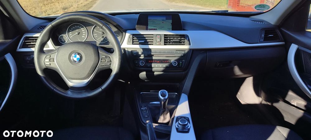 BMW Seria 3 320d - 8