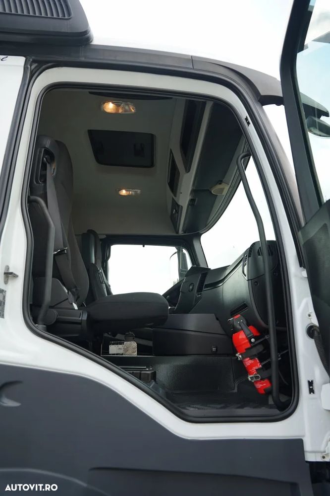 Mercedes-Benz AROCS 3240 / 8x4 / BASCULARE BILATERALĂ - 5,7 M / OBOR ȚIUNE LATERALĂ HIDRAULICĂ / AUTOMAT / EURO 6 / - 37