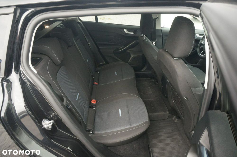 Ford Focus - 32