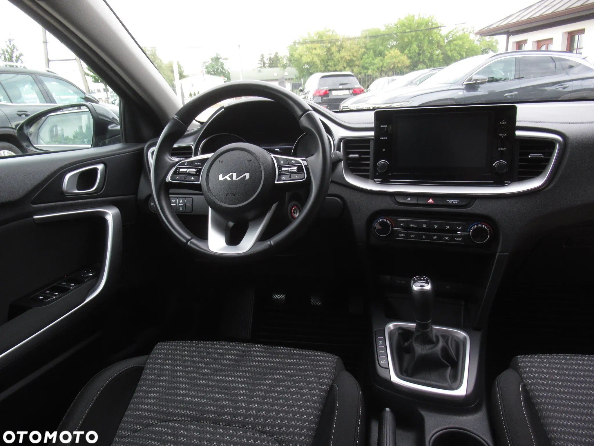 Kia Ceed 1.5 T-GDI M - 11