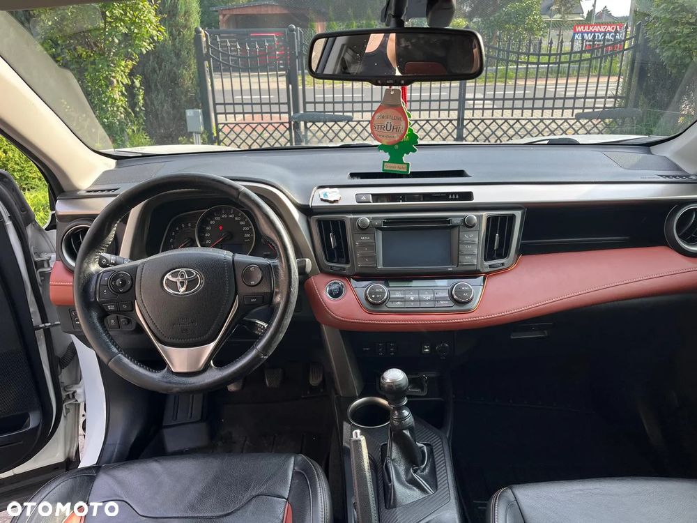 Toyota RAV4 2.0 D-4D Premium - 8