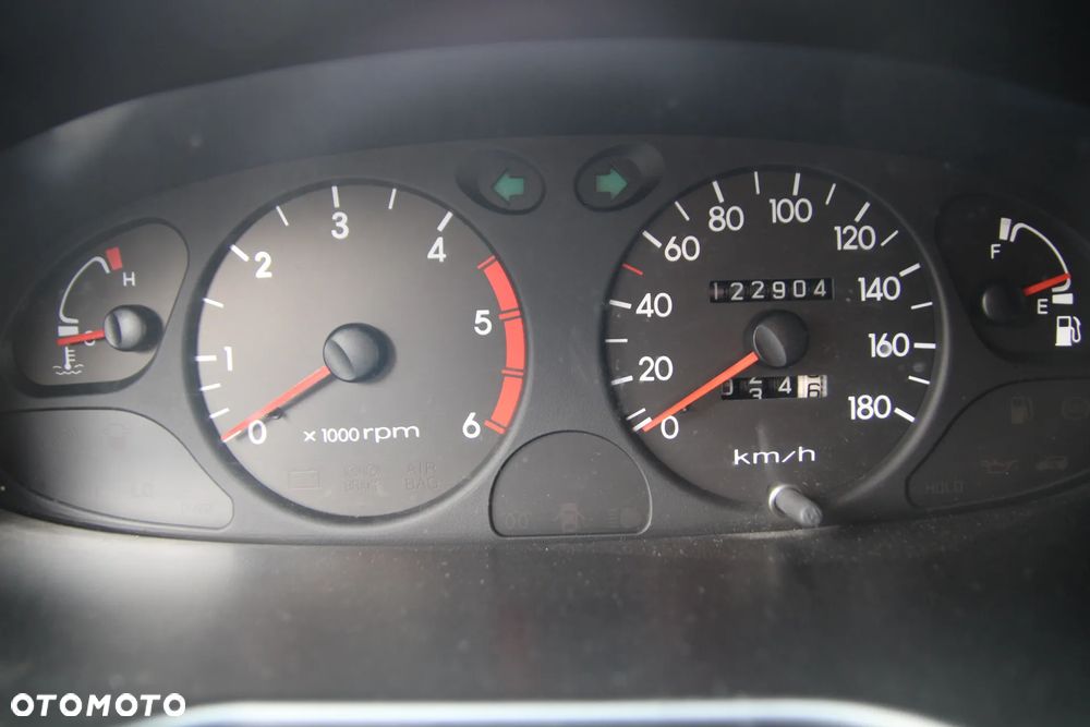 Hyundai H-1 Starex - 16