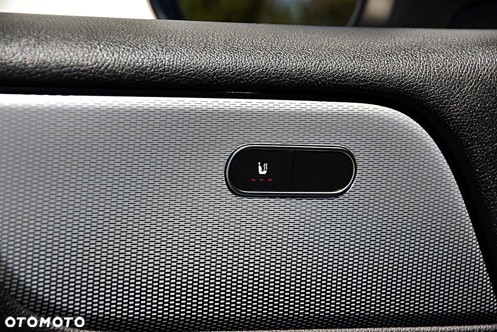 Mercedes-Benz GLB 200 7G-DCT - 31