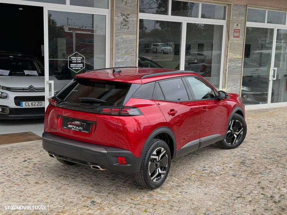 Peugeot 2008 PureTech 130 EAT8 GT - 4