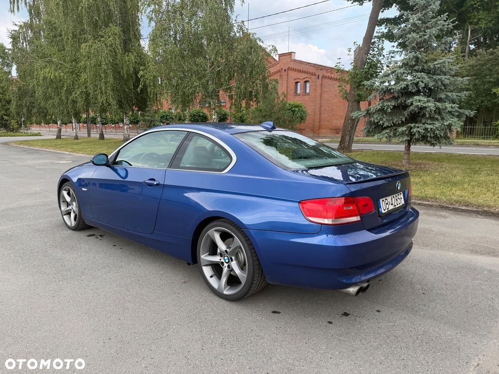 BMW Seria 3 325i - 3