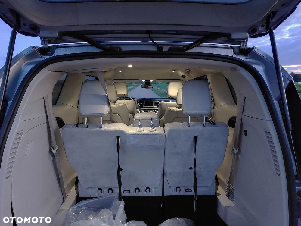 Chrysler Voyager - 11